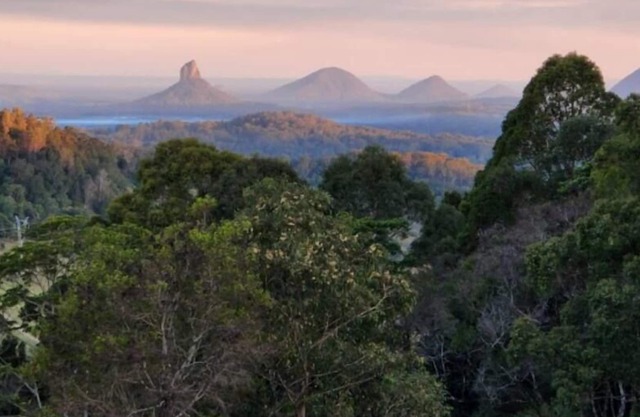 NEW Idyllic Hinterland Lake House in Maleny