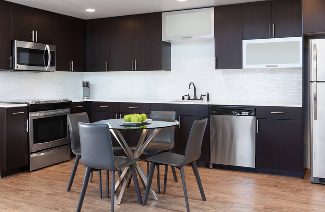 *New Listing* 1BD/1BA | 24/7 Service | Outdoor Resort & Business Amenities