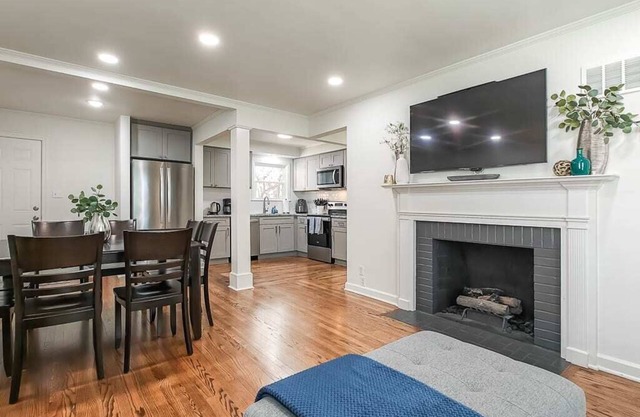 New Listing! 4 Bdrm Plaza Charmer! Pet Friendly!