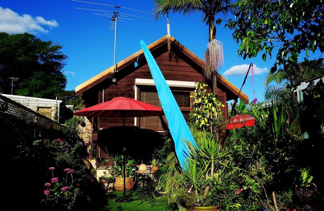 NEW LISTING - BALINESE Style Studio Retreat!