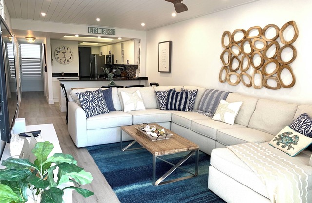 New listing! Bright clean condo in paradise! At Moon Bay condominium