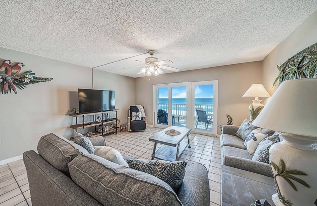 NEW Listing, FREE Golf & Tix! Mariner West 306, Heated Pool, Tennis & Grills!