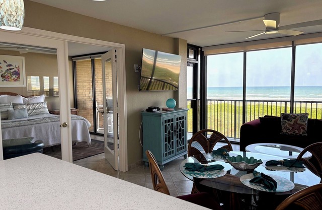 New Listing/Remodeled.Beachfront In Paradise, Gated Complex, Next to Waterpark