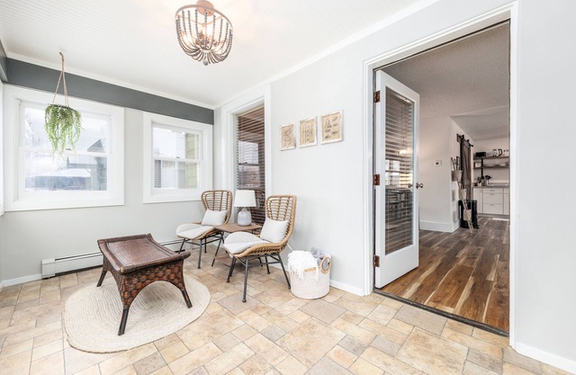 New! Lovely 1BR. Walk to Main St