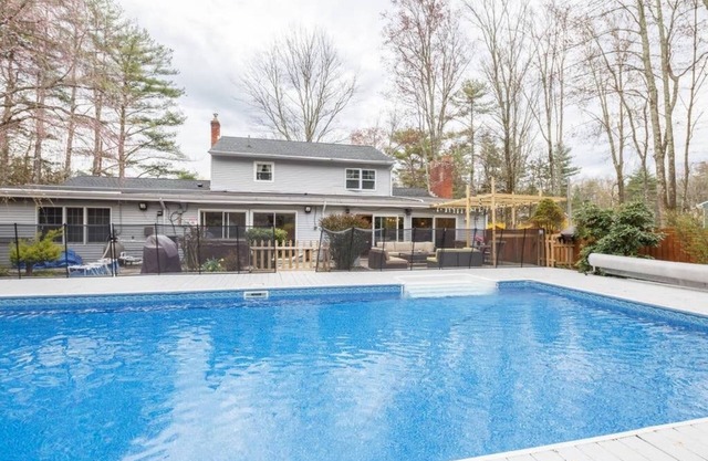 New Luxury 5BR3BTh Woodstock Secret Retreat Near all Ski MT Heated Pool& Hot Tub