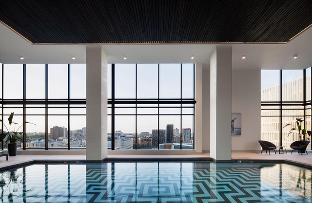 New Luxury Unit in Heart of MTL 902 | Metro access