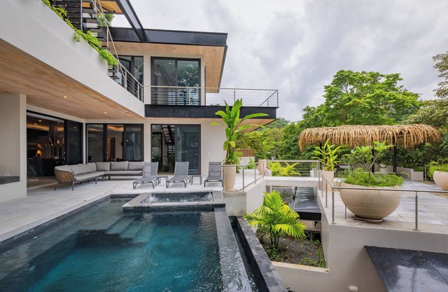 NEW Modern 6BR – Pool, Walk2Beach, Sleeps 20