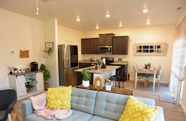 New modern boho cozy home, child-friendly, central AC, fast internet