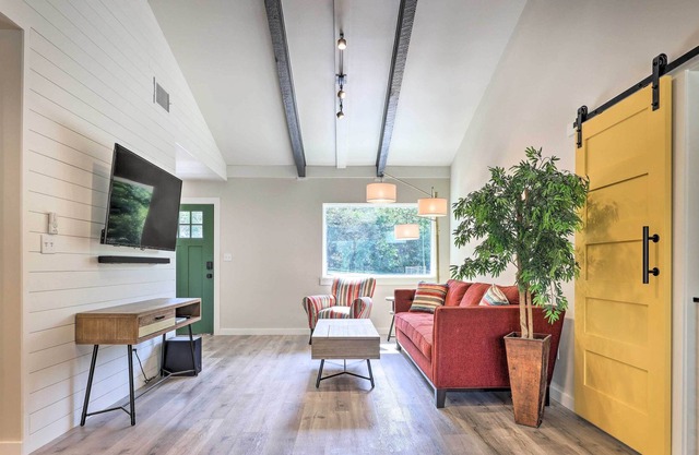 NEW! Modern & Colorful Buda Home Near Dtwn Austin!