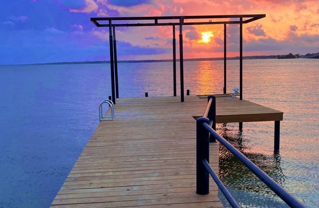 New Modern Lake Front on open water w/New Dock