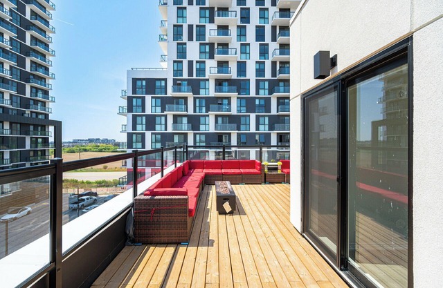 New Multi-Level Townhome with Rooftop & Parking