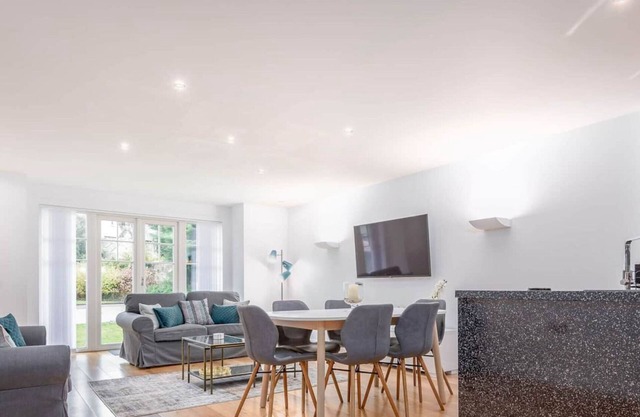 New Park Place Apartments (No 15)