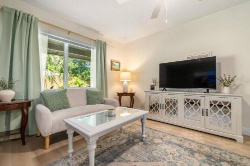 New Port Richey Downtown Delight!