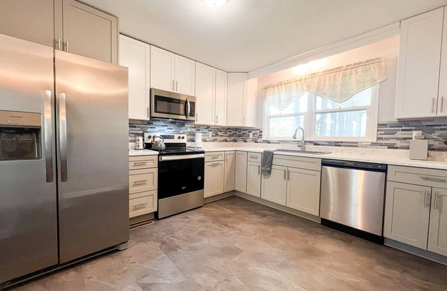 New Ranch Home in Heart of Sedalia
