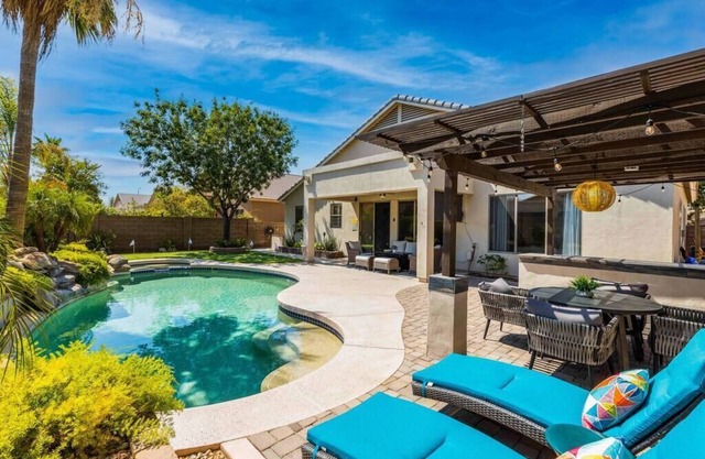 NEW! Relax in Paradise 4 Bed w/Heated Pool & Spa