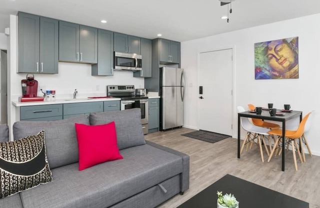 New Remodeled Affordable 1bedroom 1 bath full kitchen near SFO and Caltrain