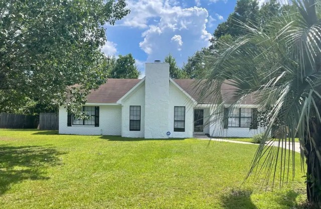 NEW Renovated Family Home! Central Location