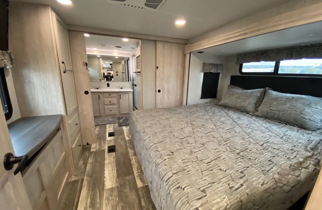 NEW RV IN NEW RV PARK WITHIN MINUTES OF DOWNTOWN AUSTIN AND 1 MILE OFF I-35