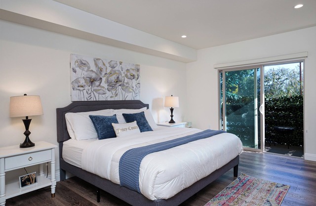 New, Safe 1494 SF 2B 2B Pasadena Condo