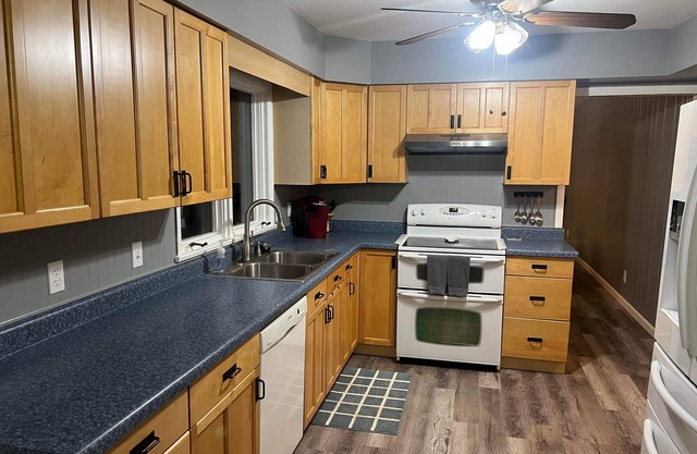 NEW! "Sail away" in our cozy, family friendly home! Convenient location!