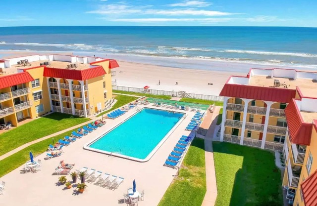 New Smyrna Beach-Ocean Front!-No Drive Beach-5 STAR-SPECTACULAR OCEAN VIEW!