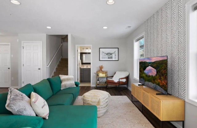 NEW Spacious Abode | Bright + Modern Uptown Home