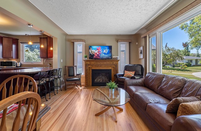 ⭐NEW⭐ TWO SUITES, ONE PRICE ⭐Spacious 4-BR Home ⚡Fast WiFi⚡ Central Location ⭐