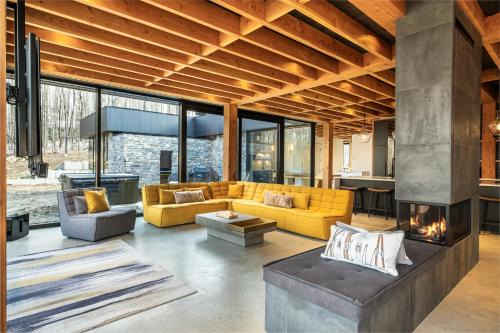 NEW! Villa Woodland 7 Bedrooms Game Room Spa