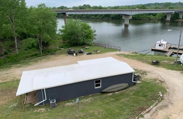 New Waterfront Private Cabin on Lake of the Ozarksnw/private boat ramp and dock