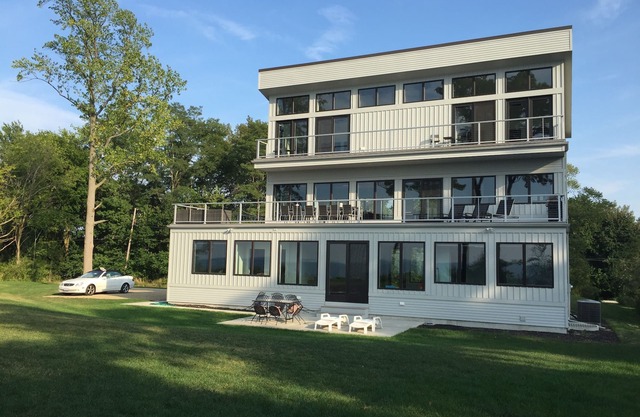 Newer Beachfront Contemporary, Unparalleled Views