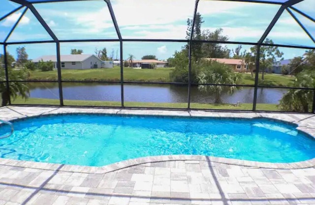Newley Built/Heated Pool/Canal Views/Level 2 EV Charger