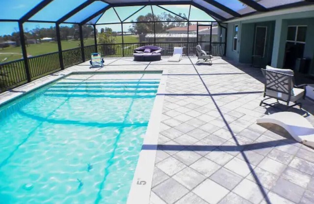 Newley Built/Heated Pool/Golf Course Views/Sleeps 9