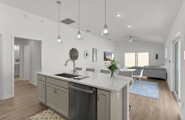 Newly built 3 bedroom with Golf Cart!