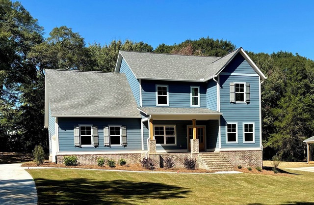 Newly Built 5BR/5.5 BR, 6 Miles to UGA, Fire Pit