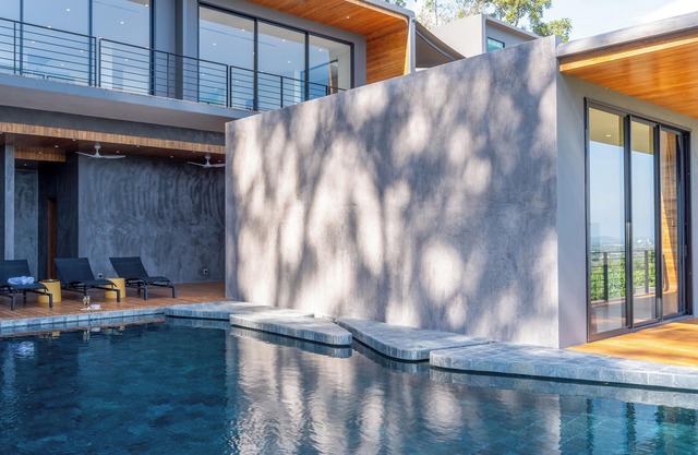 Newly-Built 5BR Hilltop Pool Villa w/Panoramic Chalong Bay Views - Maan Ingfah