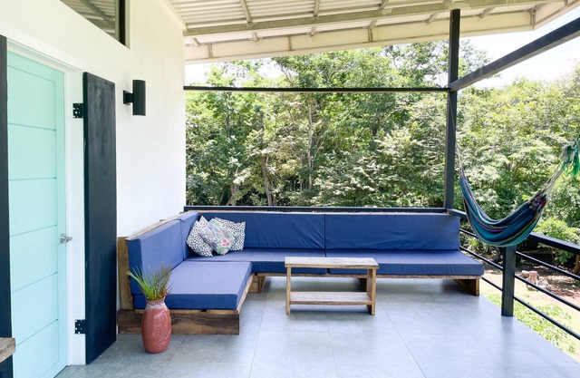 Newly built modern beach house walking distance to Playa Avellanas