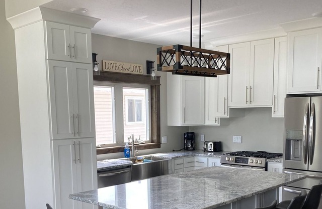 Newly built, large home directly on the Mississippi River, sleeps 15!