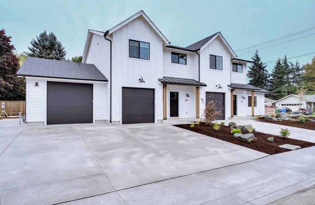Newly Built Modern Farmhouse - Close to Autzen