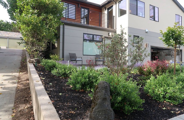 Newly Built Piedmont 1BR with private landscaped porch and parking