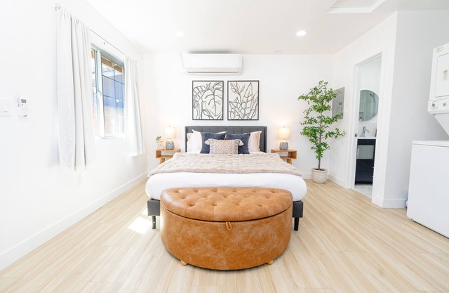 Newly Built Studio, Close to Disney, Sleeps 5!