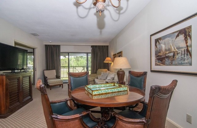 Newly refurbished 2bd-2ba-4 bed Condo in Saddlebrook Resort. Sleeps 8