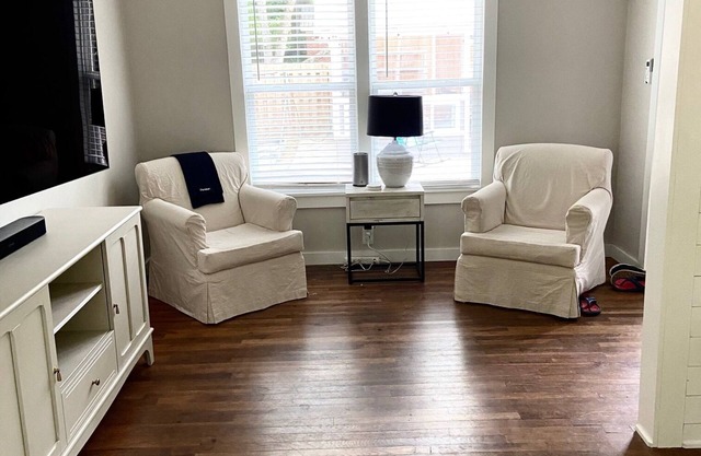 Newly Remodeled, 3 Bed 1 Bath Home Close to Square.