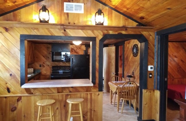 newly remodeled cabin style cottage, close to public boat ramps, and beaches .