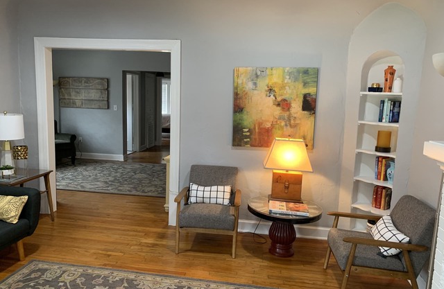 Newly remodeled duplex, eclectic decor and located in central OKC.