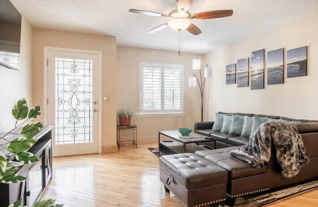 Newly Remodeled Luxury Duplex 7 minutes to downtown