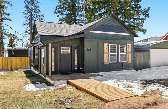Newly Rennovated Walking Distance to Downtown Cripple Creek Donkies