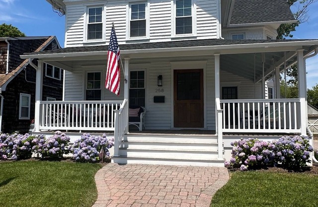Newly Renovated Bay Head Beach House With Guest Cottage