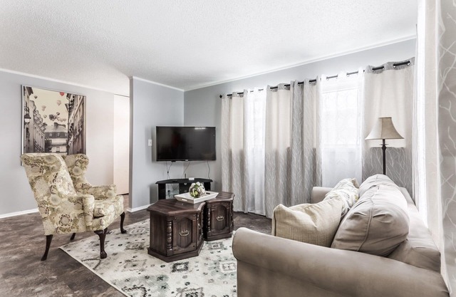 Newly renovated duplex for up to 8 people - adjoining unit #2