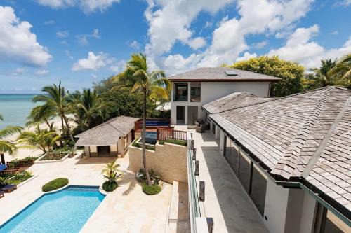 Newly Renovated Notos Cove Villa Property