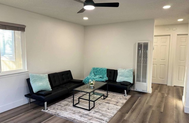 Newly Renovated 2br Retreatnn